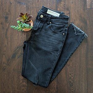 Black skinny jean